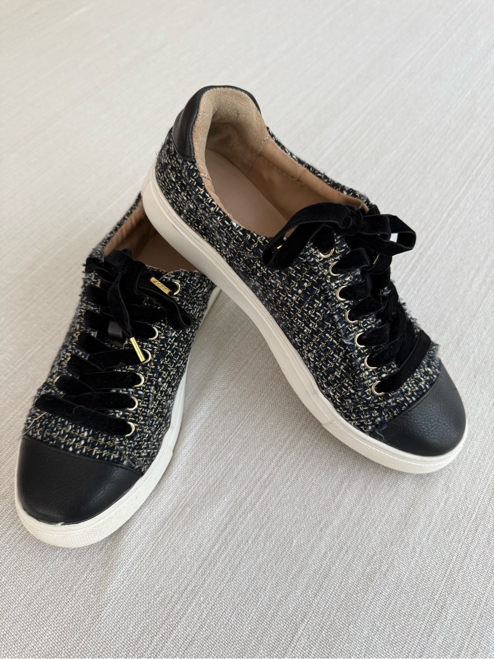 LOFT Woven Black Tweed Low-Top Sneakers with Velvet Laces. SIZE 7